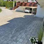 Oda ve Kahvaltı Hrominc