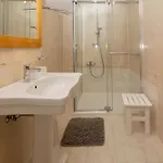 Hrominc Oda ve Kahvaltı 3*