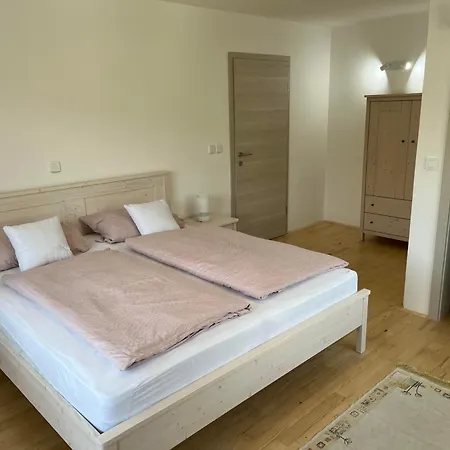 Hrominc Bed & Breakfast