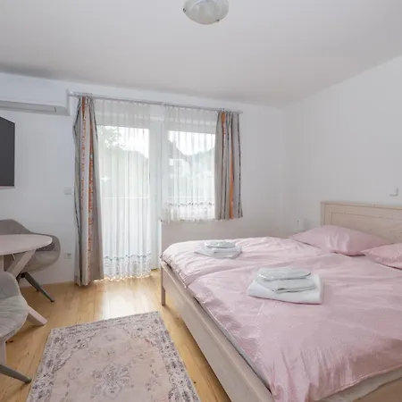 Hrominc Bed & Breakfast