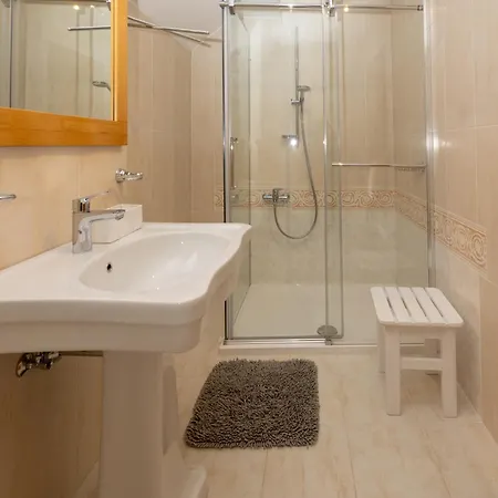 Hrominc Bed & Breakfast 3*