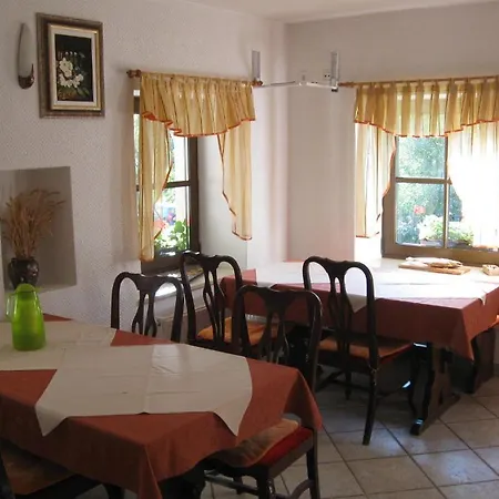Hrominc Couette-café 3*