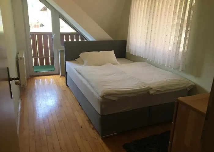 Nočitev z zajtrkom Hrominc Bled