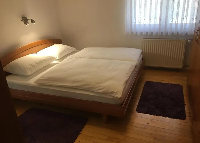 Hrominc Nočitev z zajtrkom 3*