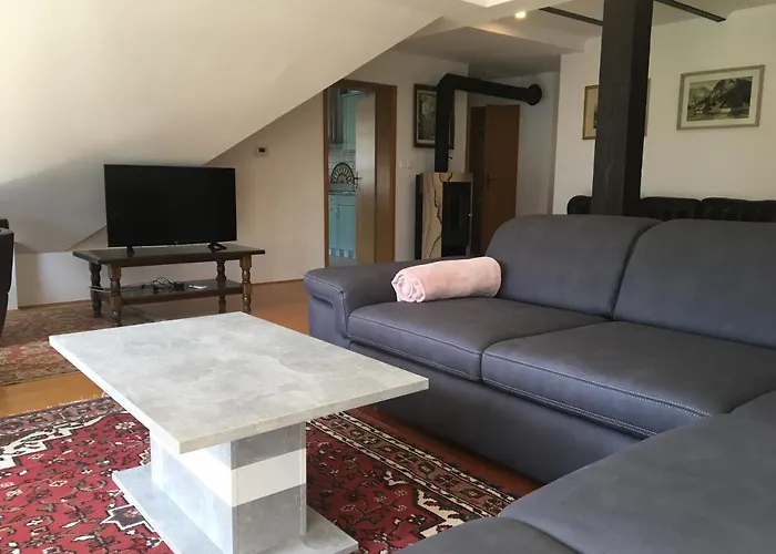 Hrominc Nočitev z zajtrkom 3*