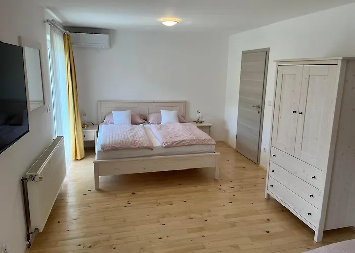 Hrominc Nočitev z zajtrkom Bled